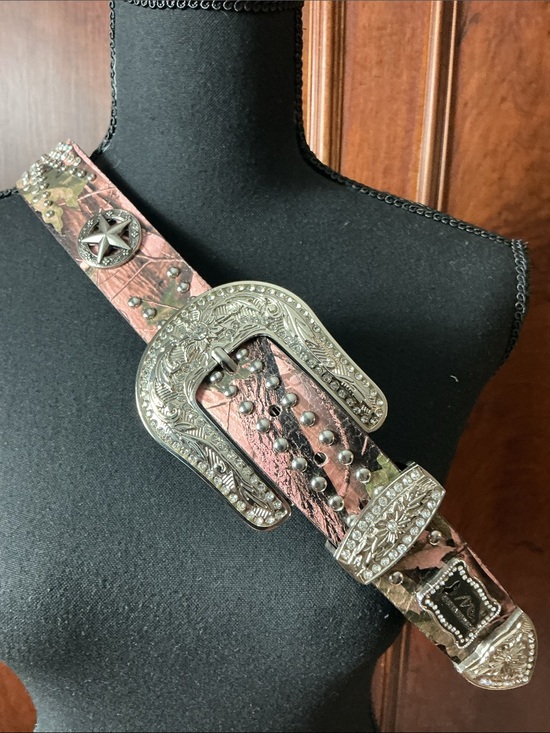 Montana West Accessories - Montana West Pink and Silver Studded Western Leather Belt with Star Conchos